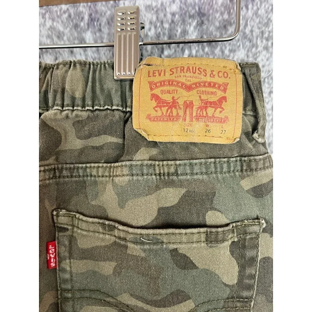 Levis levis green